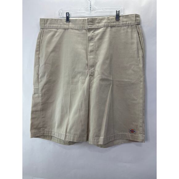 Dickies Flat Front Khaki Shorts Men's Size 42 Plus Size - Picture 1 of 3